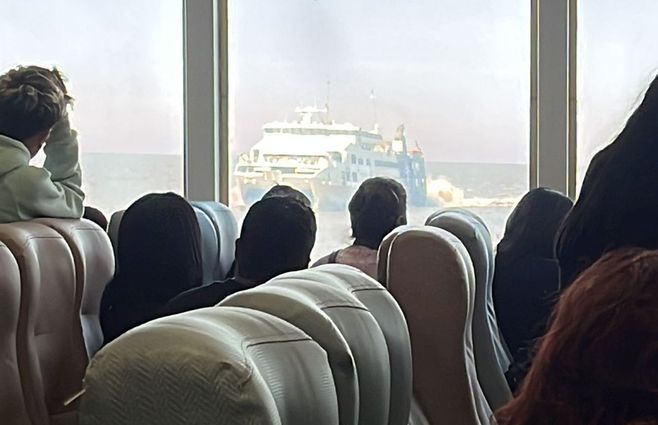 Foto cedida a Subrayado. El buque quedó varado en el Río de la Plata.