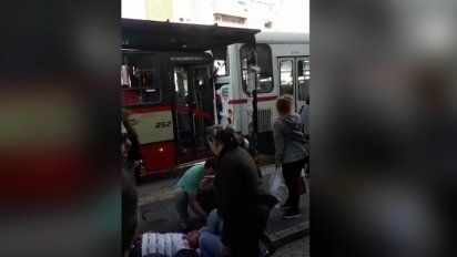 seis personas heridas tras chocar dos omnibus en paso molino