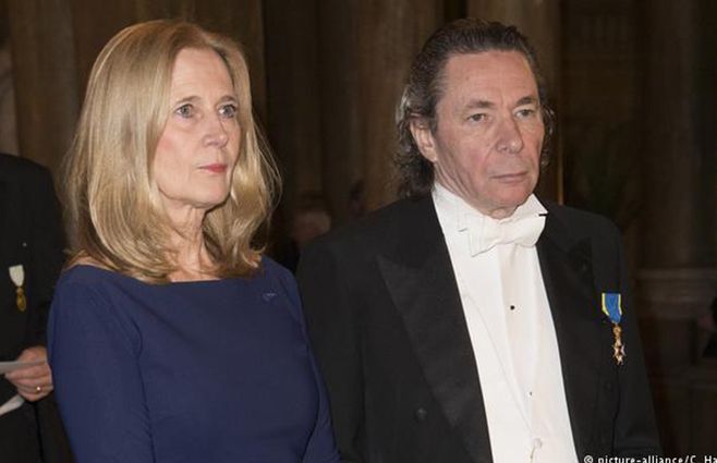 Frondenson y el dramaturgo y fotógrafo francés Arnault, una pareja en la mira pública