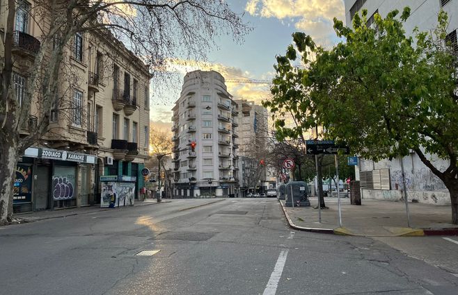 Constituyente y Lorenzo Carnelli.