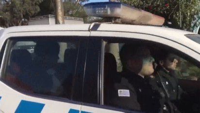 detienen a mujer acusada de haber estafado a decenas de quinceaneras