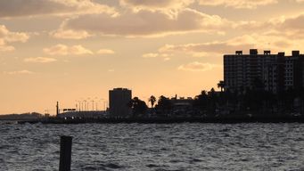 tarde del sabado templada a calida con aumento de nubosidad hacia la noche