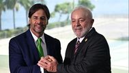 Lacalle Pou con Lula, Cumbre del Mercosur en Río de Janeiro. AFP.