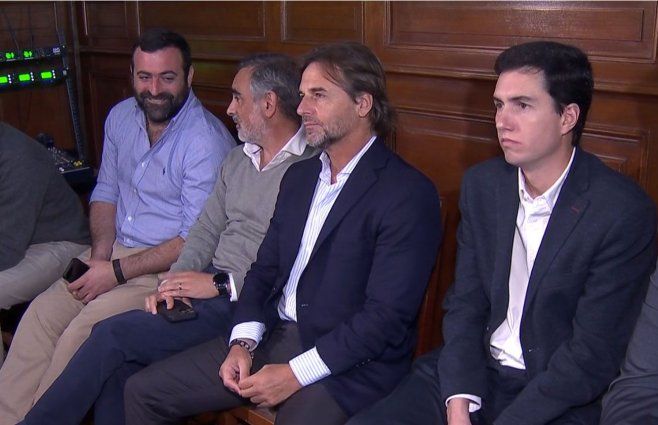 Lacalle Pou en el Directorio del Partido Nacional. Octubre 27. Foto: Subrayado.