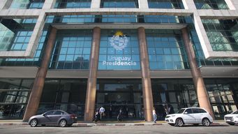 lacalle pou convoco al segundo consejo de ministros del ano este martes en torre ejecutiva