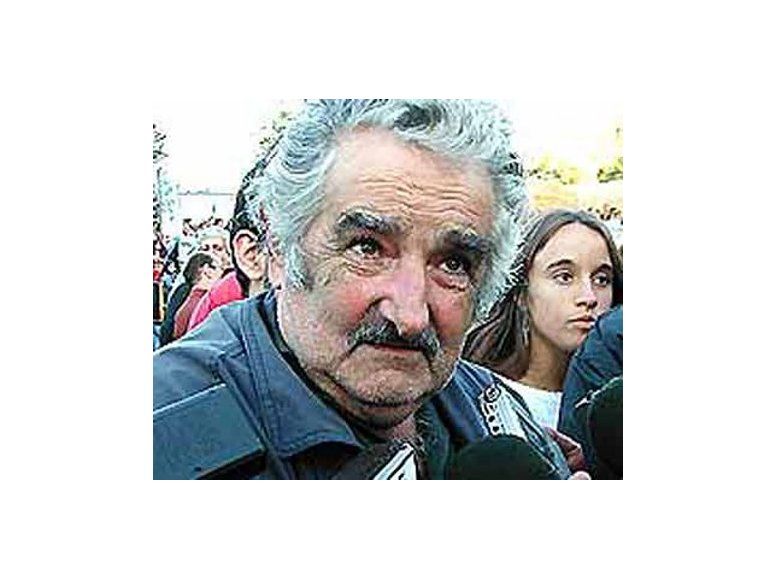 Mujica avala que se mantengan antecedentes