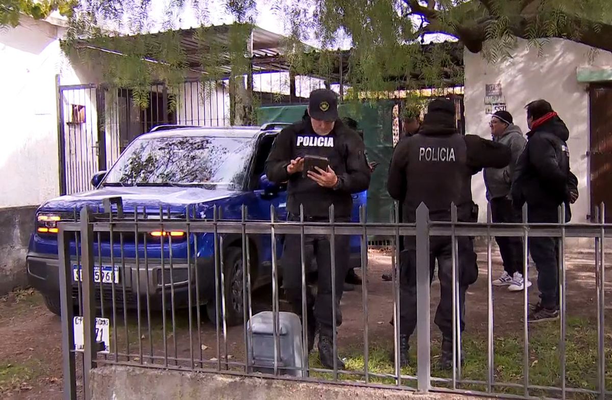 Cuatro delincuentes cometieron dos rapiñas a pocos metros en escasos minutos en Nuevo París