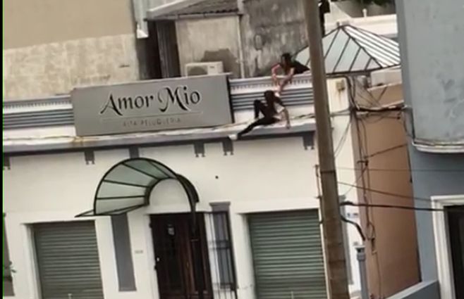 Peluqueria-mujer-hija-escapan.jpg