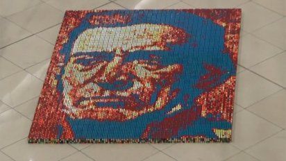 mural de artigas con 1.978 cubos de rubik para conmemorar la batalla de las piedras