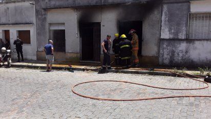 una mujer le prendio una vela a una virgencita y se le incendio la casa