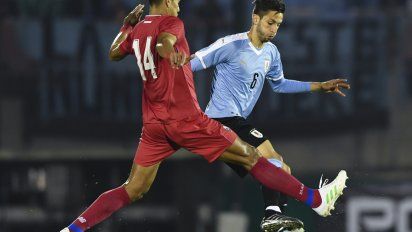 el mediocampo uruguayo, el sector que mas ilusiona a tabarez