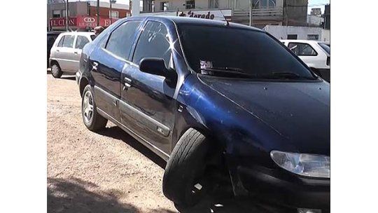 Una mujer atropelló a otra y huyó con un trozo de rodilla