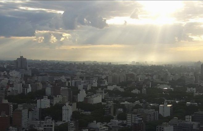 Así estaba el tiempo en Montevideo sobre la hora 8:00 de este martes.