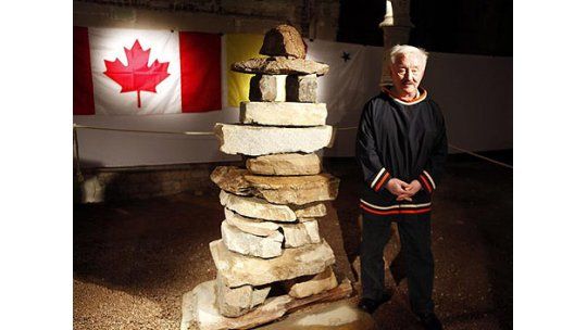 Un Inuksuk acerca a Uruguay la cultura de los esquimales
