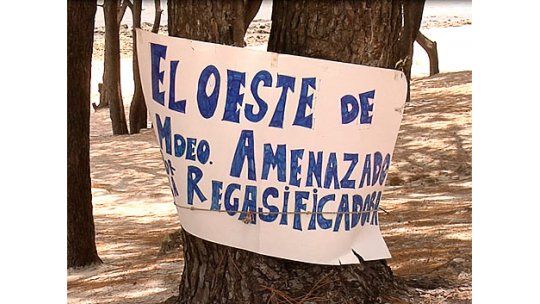 Vecinos denuncian irregularidades en obras de la regasificadora