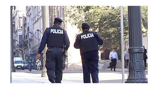 policía
