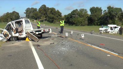 dos muertos en choque frontal entre camion y auto en ruta 9