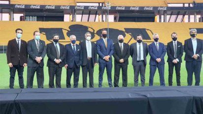 La Directiva de Peñarol, cuando asumió en 2020.