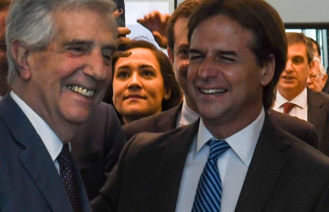 En los primeros días de diciembre, Lacalle Pou y Tabaré Vázquez se encontraron en Torre Ejecutiva en la que sería la primera reunión de la transición.&nbsp;