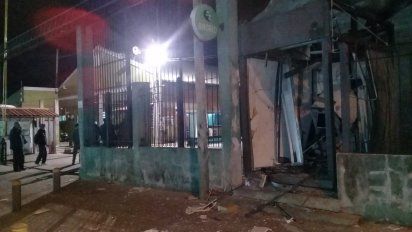 explotaron un cajero pero no se llevaron nada porque las bandejas estaban vacias