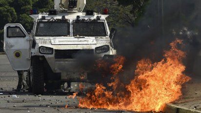 servicios de salud reportan 69 heridos durante rebelion civico militar en caracas