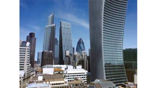 Rascacielos de Londres derritió un auto con el reflejo del sol