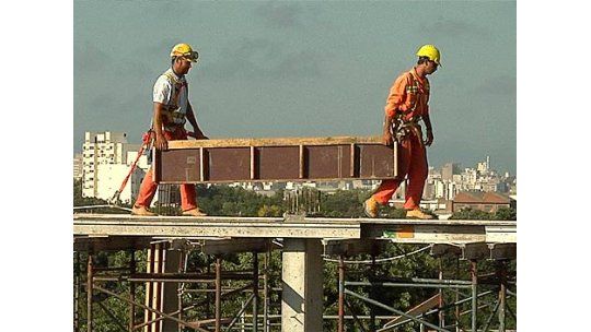Empresarios alertan: jornada laboral de 6 hs elevará el desempleo