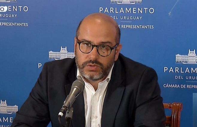 Valdomir-prensa-archivos-dictadura-febrero-2026