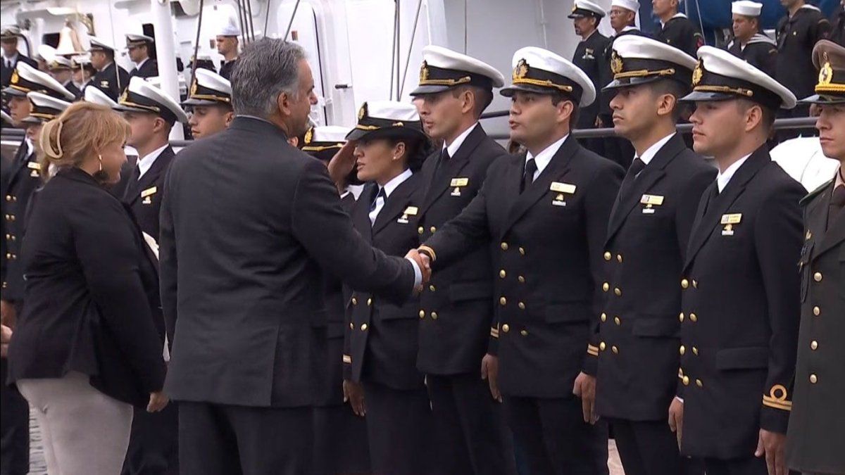 Partió en misión oficial el buque escuela Capitán Miranda y el presidente Orsi encabezó la despedida