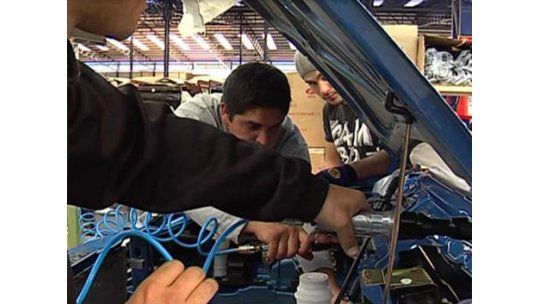Gobierno buscará trabajadores calificados en el exterior