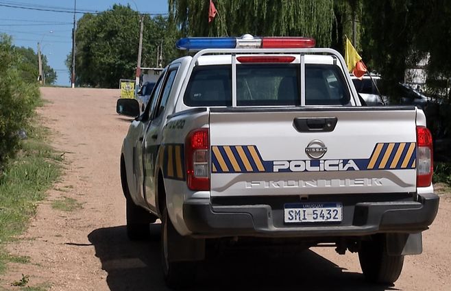 policia-generico-18-de-mayo-canelones-patrullero