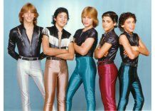 Disfraces de cura, pirata y looks retro lideran la Nostalgia