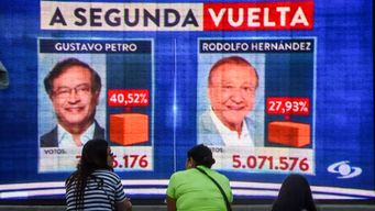 colombia elegira presidente entre el izquierdista petro y hernandez, un outsider millonario