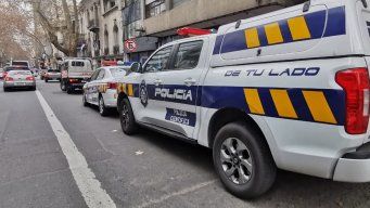 Foto: Miguel Chagas, Subrayado. Policía trabaja en Colonia y Germán Barbato, tras las muertes.