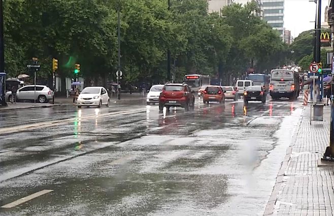 LLUVIAS-MONTEVIDEO.jpg