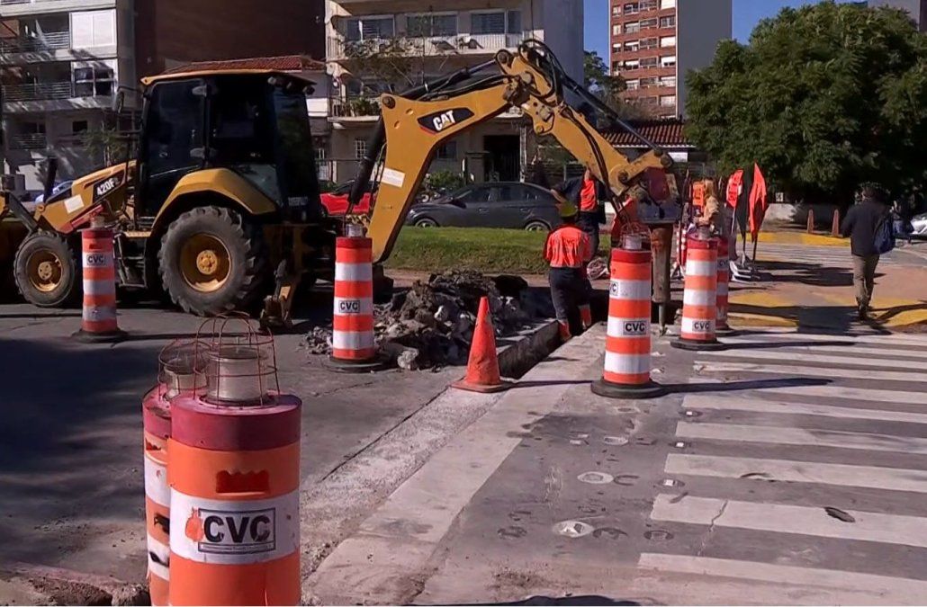 Media calzada de día y corte total de noche por obras en avenida Centenario: mirá el detalle