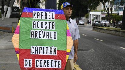 Protestas en Venezuela por los apremios físicos que desencadenaron la muerte del oficial opositor