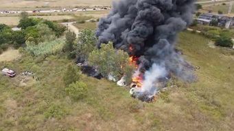 incendio afecto deposito en santa lucia; tarrinas de lubricante explotaron y volaron a 50 metros