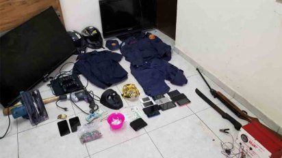 ocho detenidos en allanamientos en neptunia y pinamar