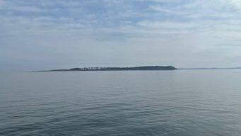 lunes templado con cielo parcialmente nublado y neblinas aisladas