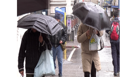subrayado_media_legacy/lluvia mdeo__2_.png