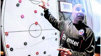jorge sampaoli, el hombrecito que esta a punto de sacar a chile campeon