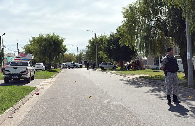 Foto: Subrayado. Ataque a tiros contra una casa en Plácido Ellauri, Montevideo.