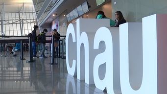 casi 100.000 personas salieron del pais entre el 23 y el 25 de agosto con motivo del fin de semana largo
