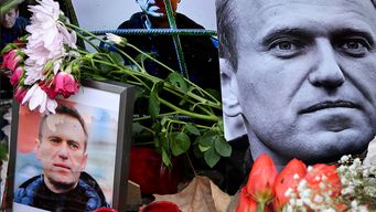 la madre de navalni recibio el cuerpo del opositor ruso, ocho dias despues de su muerte en prision