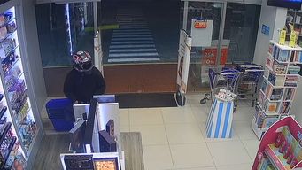 allanamiento en carrasco norte con un detenido por robos a supermercados y farmacias en montevideo y canelones