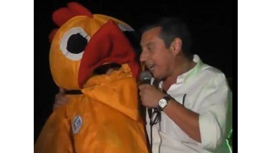 Intendente de Florida presentó a su mascota de campaña