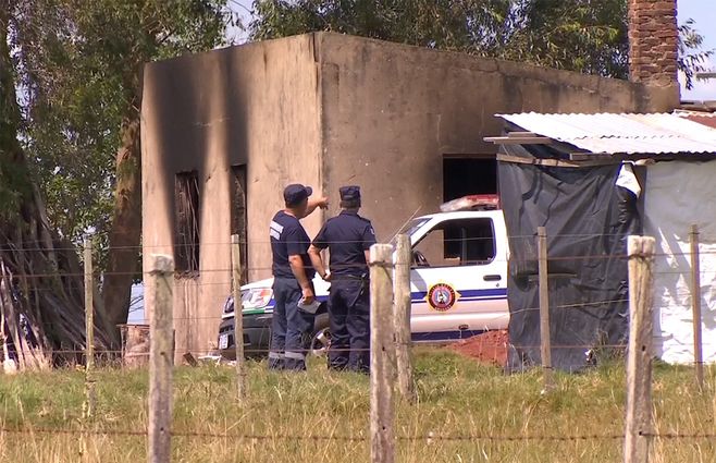 policia-cientifica-incendio-femicidio-las-cañitas-durazno.jpg