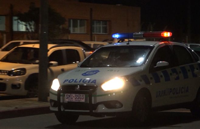 patrullero-policia-maldonado-hospital-maldonado-noche.jpg