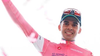 Thomas Silva, cuando ganó la segunda etapa y se puso la malla rosa del Giro de Italia. Foto: AFP